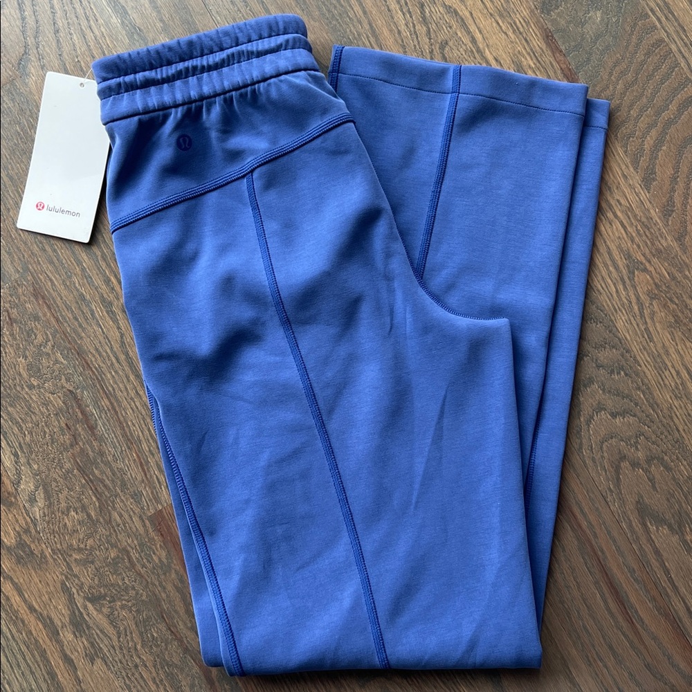 NWT lululemon Softstreme HR Pant • Larkspur • 6